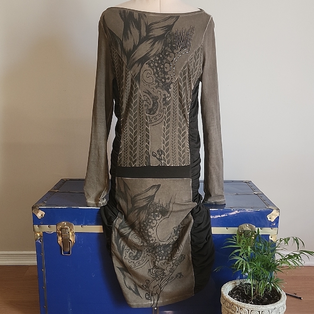 Elegant Long Sleeve Dress in Brown and Black